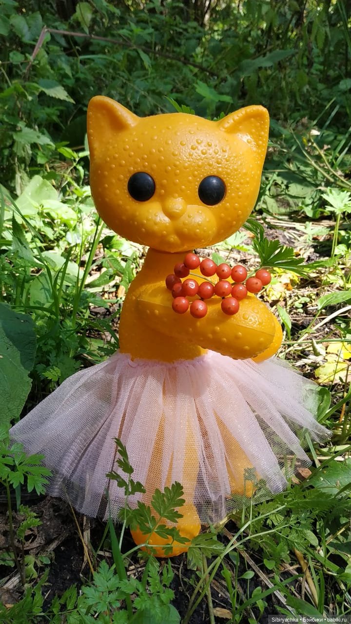 Кошечка Мурочка в любимом лесу