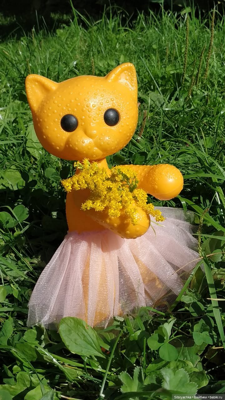 Кошечка Мурочка в любимом лесу