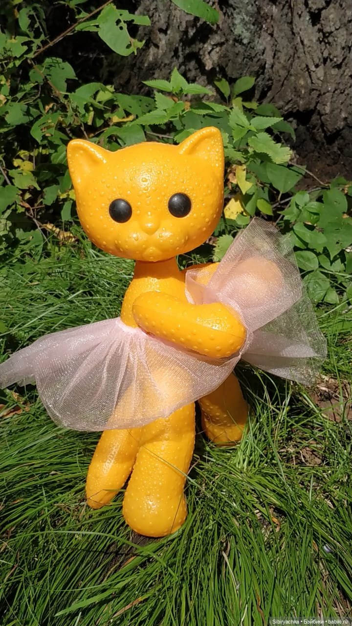 Кошечка Мурочка в любимом лесу (фото 6)