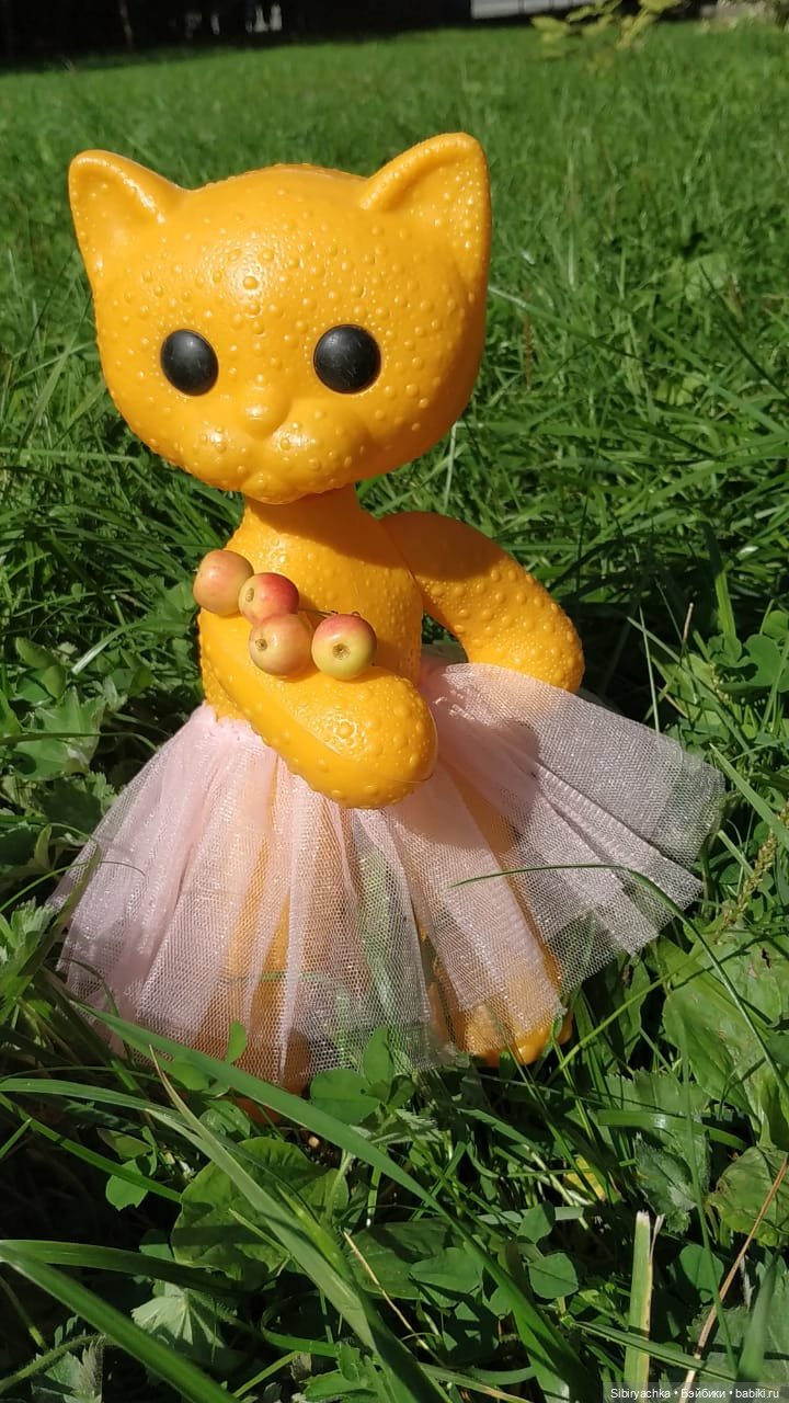 Кошечка Мурочка в любимом лесу