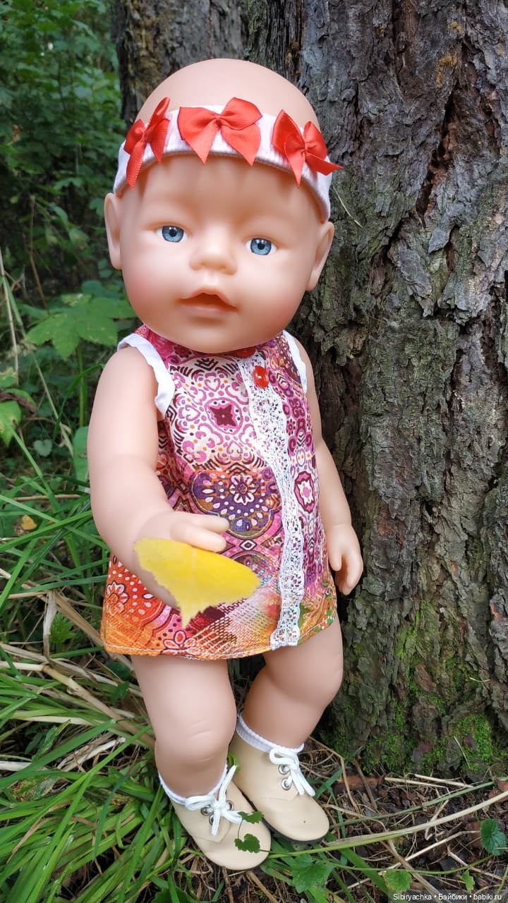 Первая прогулка Настеньки в лесу