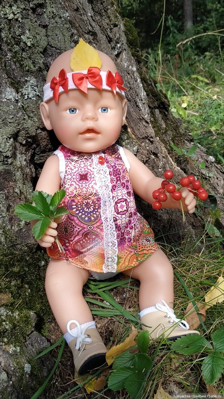 Первая прогулка Настеньки в лесу