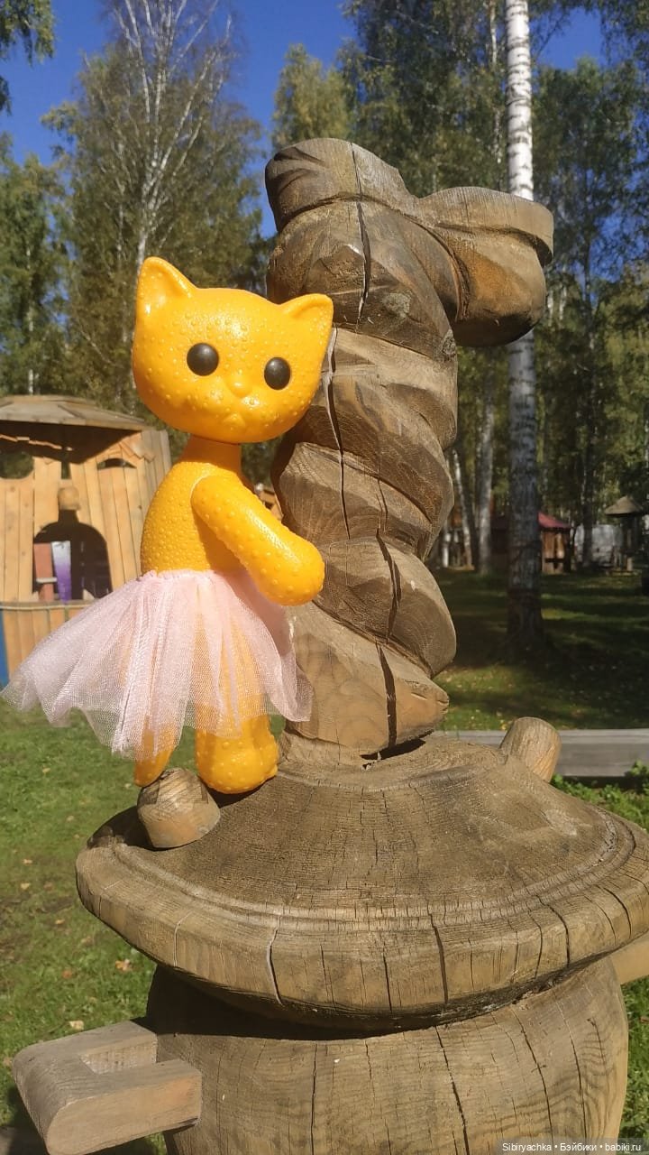 Кошечке Мурочке не сидится дома