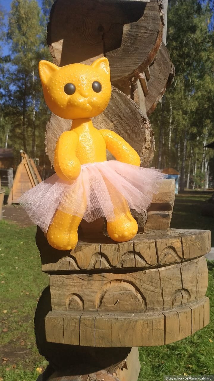 Кошечке Мурочке не сидится дома