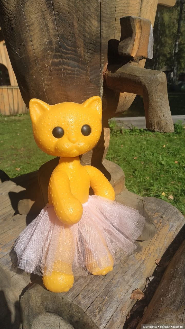 Кошечке Мурочке не сидится дома