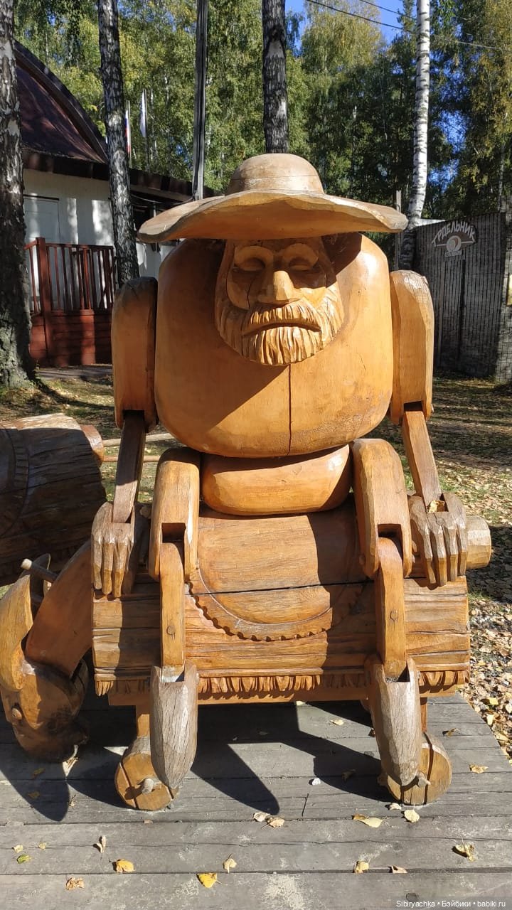 Кошечке Мурочке не сидится дома