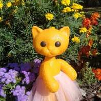 Кошечке Мурочке не сидится дома.