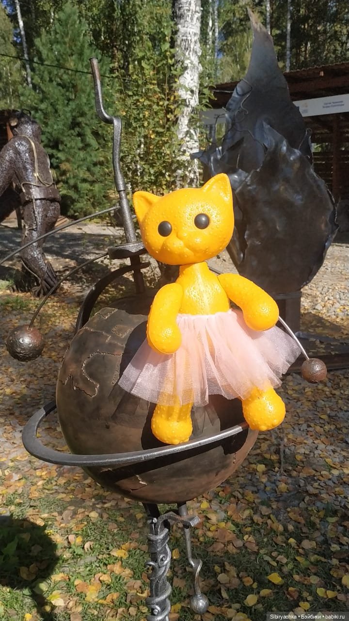 Мурочка в парке кованых фигур