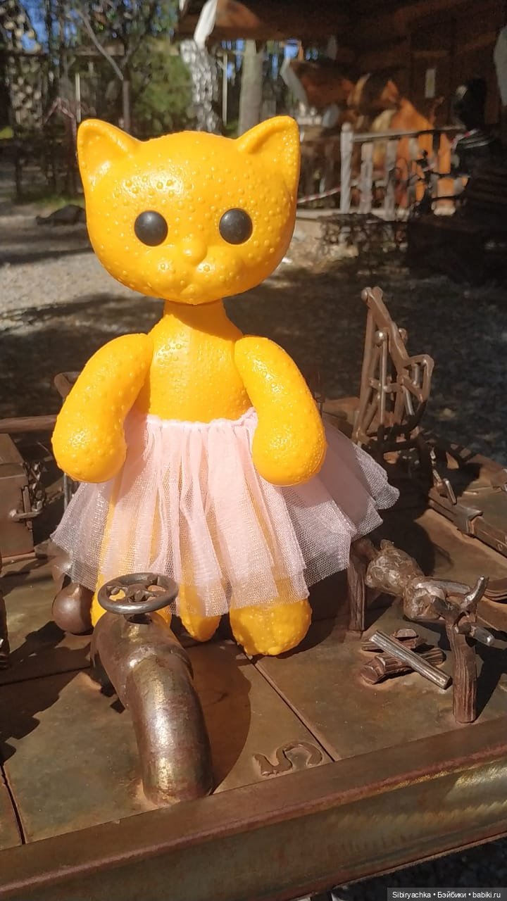 Мурочка в парке кованых фигур