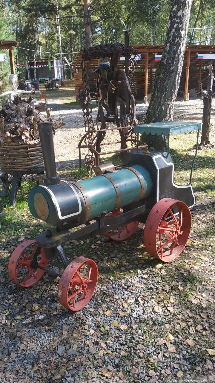 Мурочка в парке кованых фигур