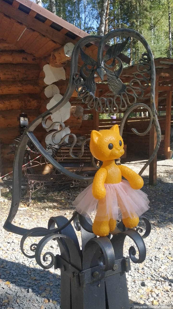Мурочка в парке кованых фигур