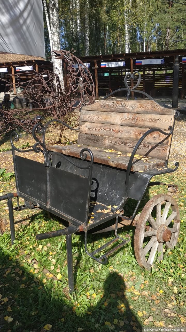 Мурочка в парке кованых фигур