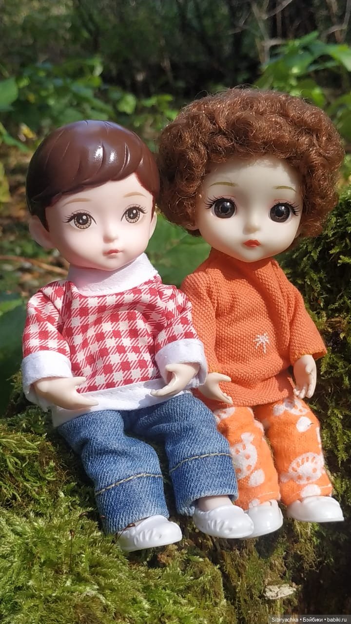 Василёк и Коленька в любимом лесу