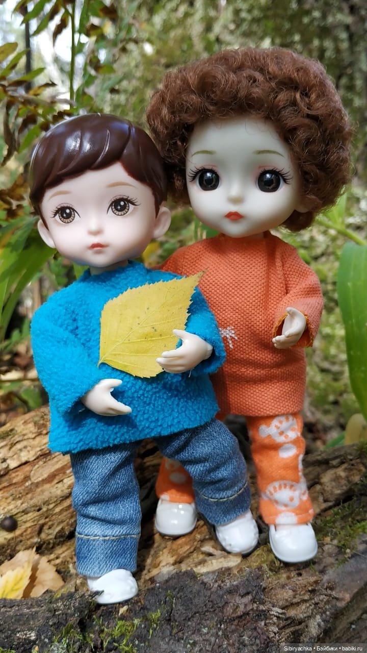 Василёк и Коленька в любимом лесу