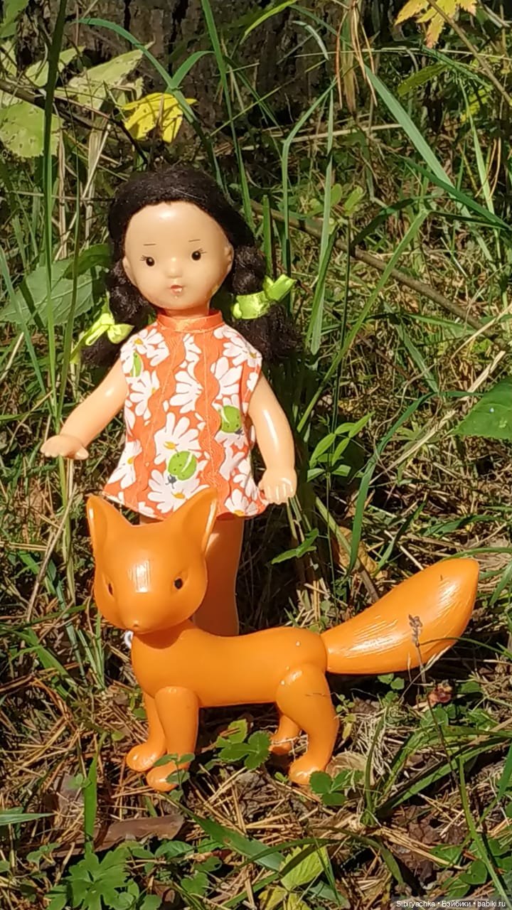 Девочка Юля и лисёнок Рыжик в любимом лесу (фото 7)