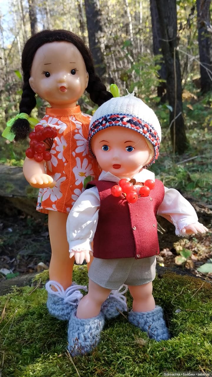 Советские дети Юля и Юри на прогулке в лесу (фото 8)