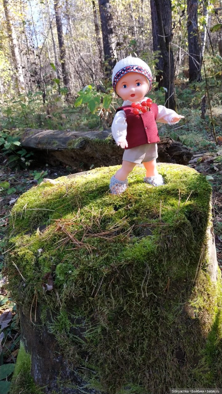 Советские дети Юля и Юри на прогулке в лесу (фото 6)