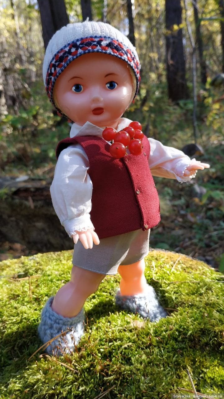 Советские дети Юля и Юри на прогулке в лесу (фото 7)