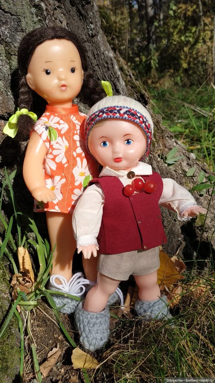 Советские дети Юля и Юри на прогулке в лесу (фото 4)