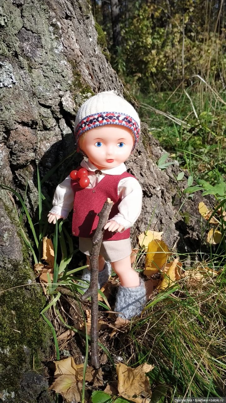 Советские дети Юля и Юри на прогулке в лесу (фото 3)