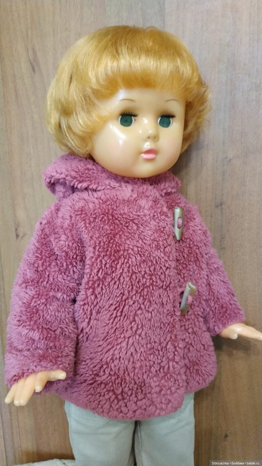 Марина примеряет осенние наряды