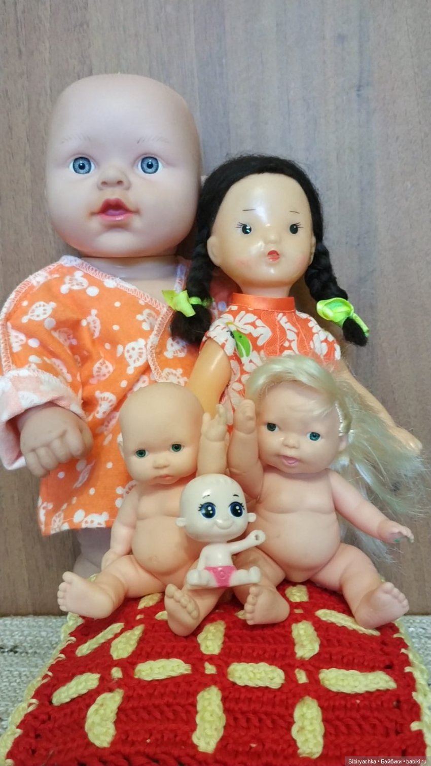 Новые находки на благотворительной полочке