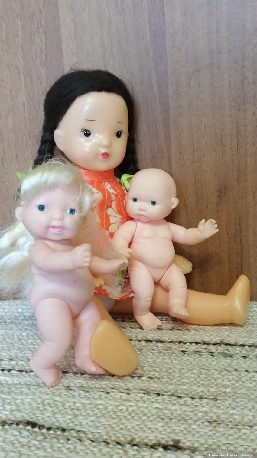 Новые находки на благотворительной полочке