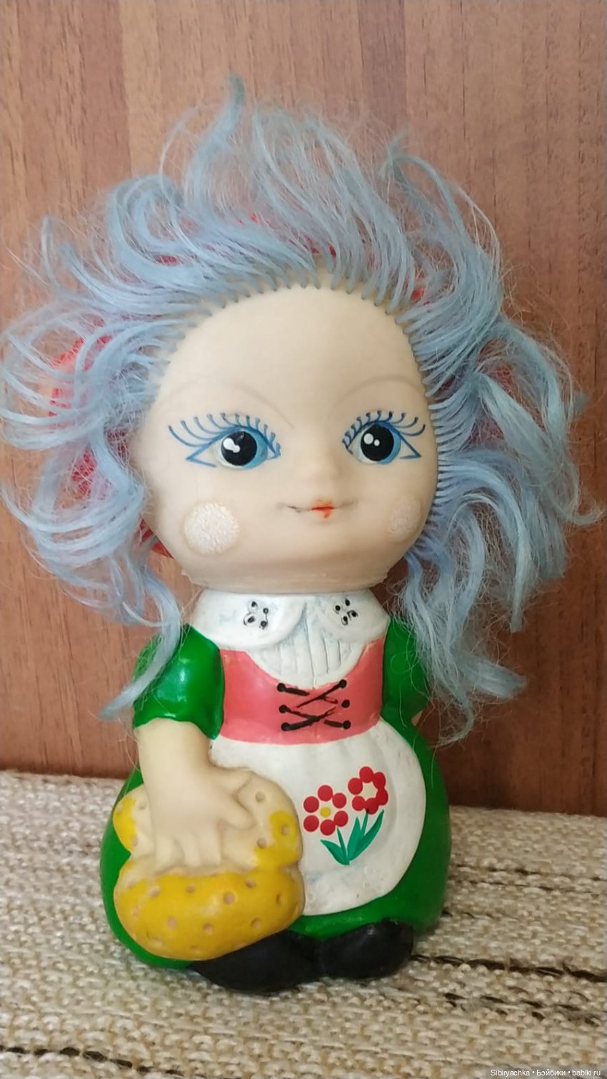 Новые находки на благотворительной полочке