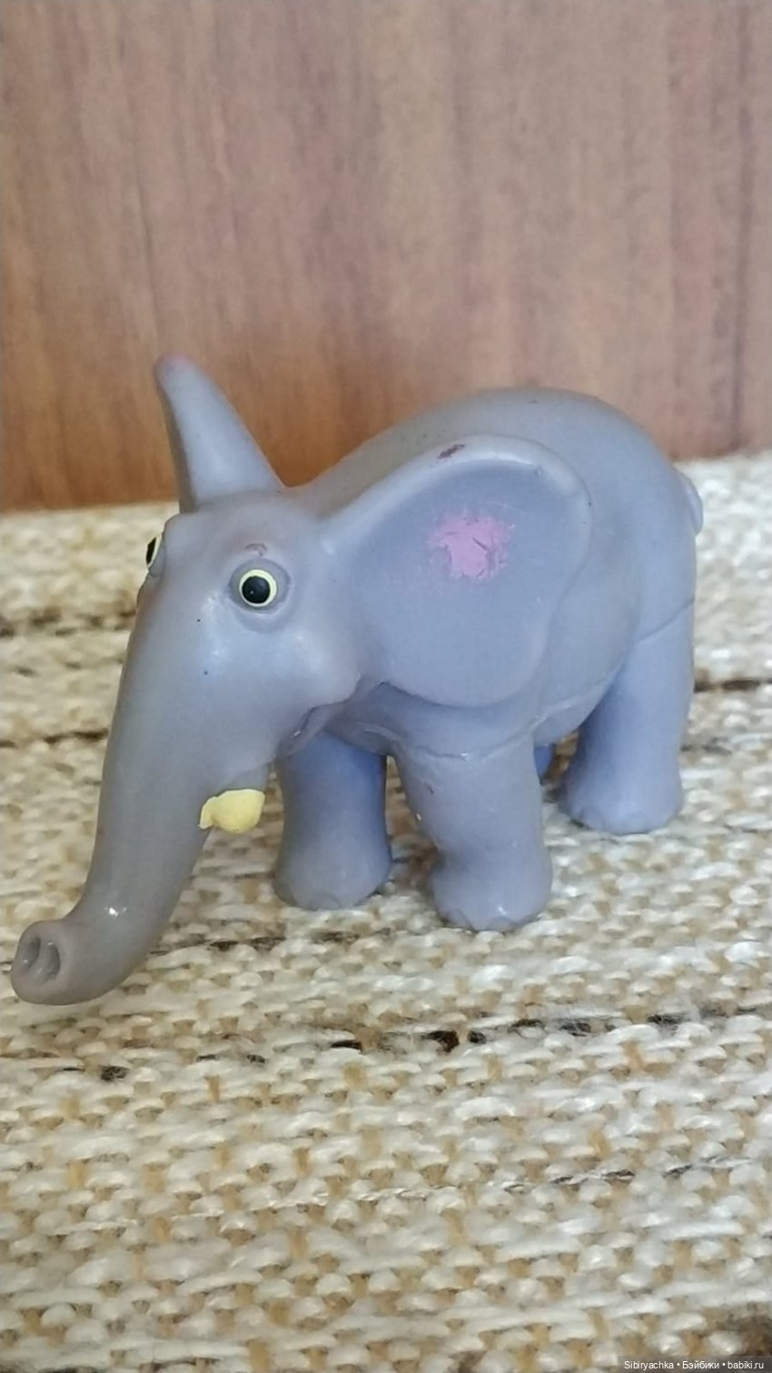 Новые находки на благотворительной полочке