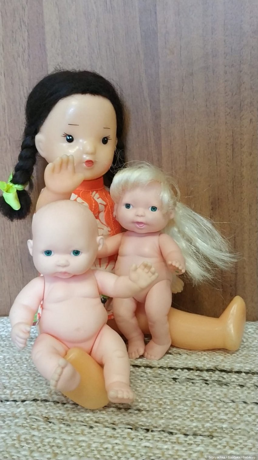 Новые находки на благотворительной полочке