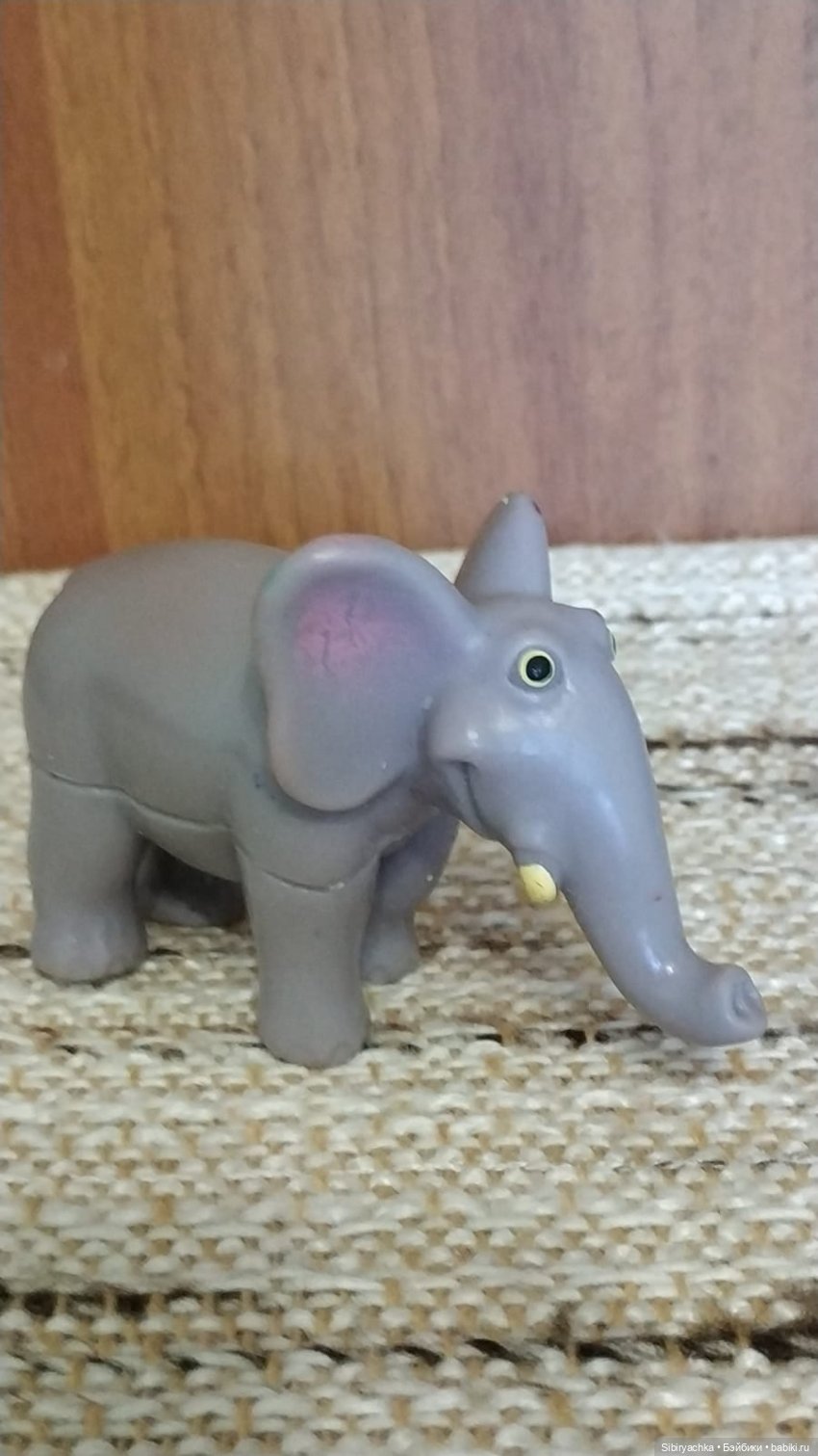 Новые находки на благотворительной полочке