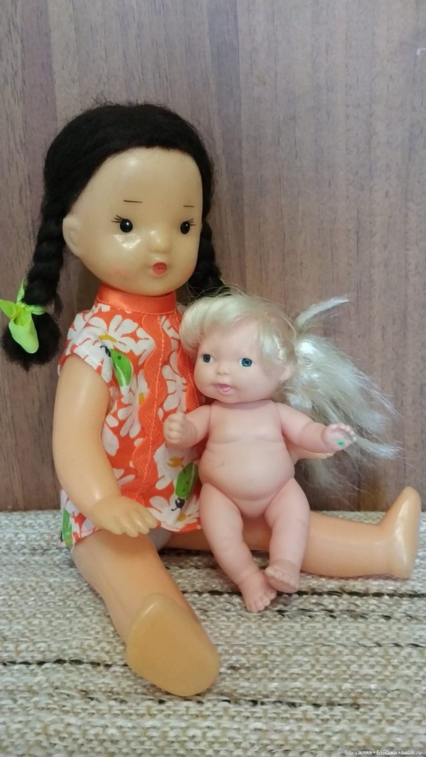 Новые находки на благотворительной полочке