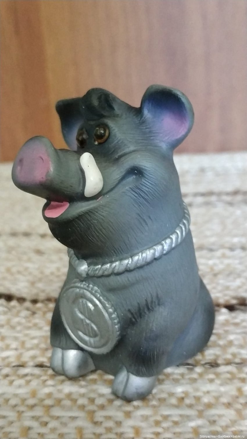 Новые находки на благотворительной полочке