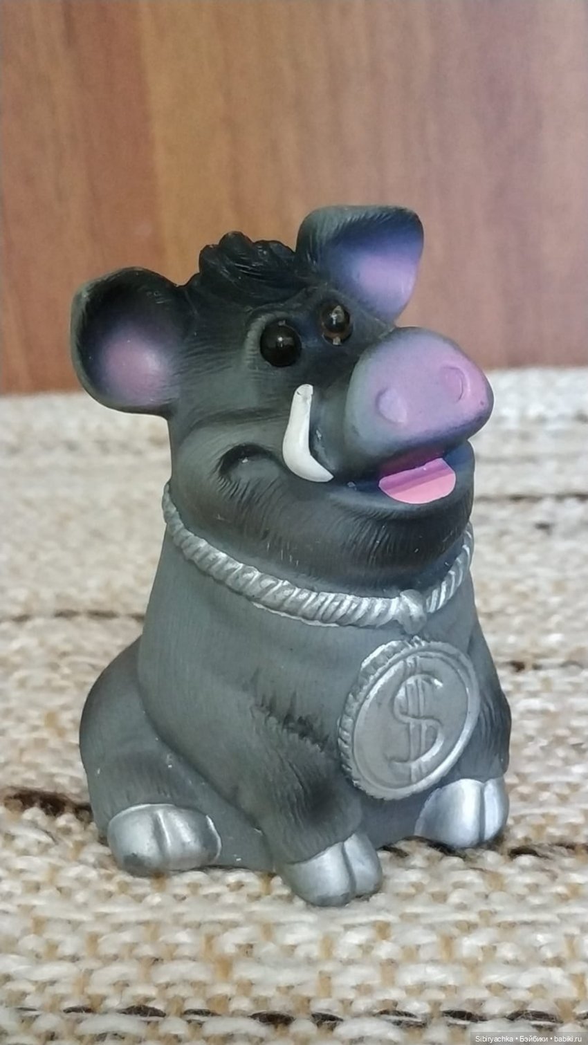 Новые находки на благотворительной полочке