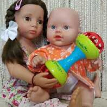 У Катеньки неожиданно появляется младший брат.