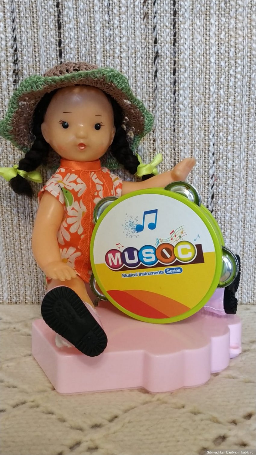 Юленька умеет радоваться самым простым вещам