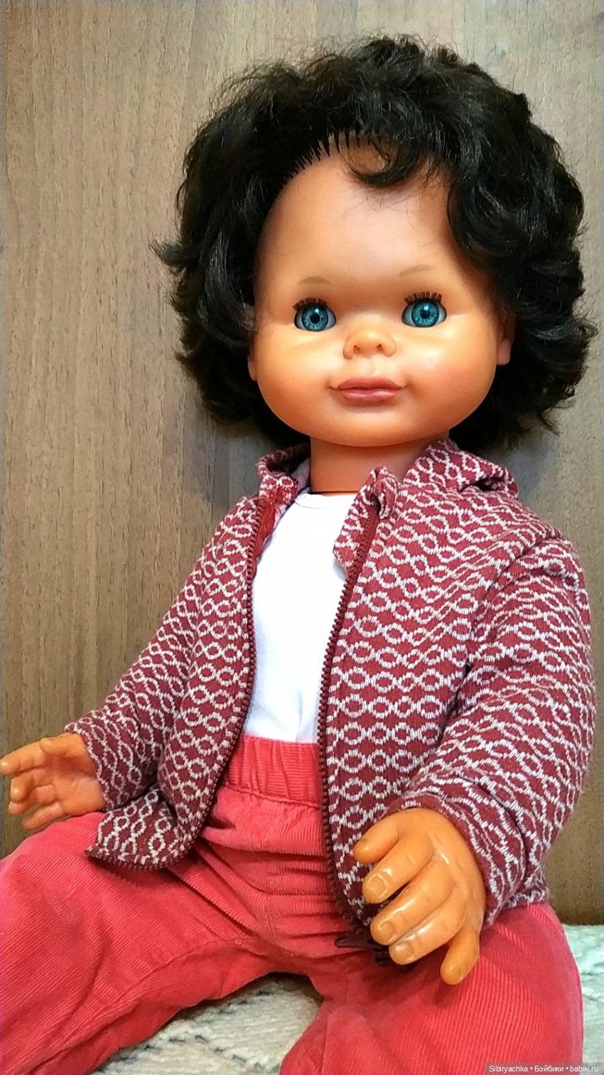 Аннушка примеряет новые наряды