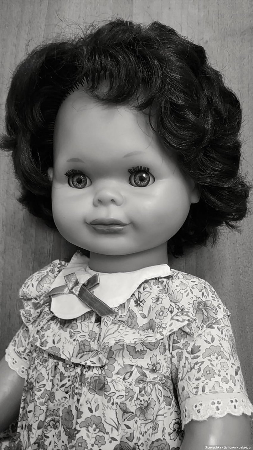 Аннушка примеряет новые наряды