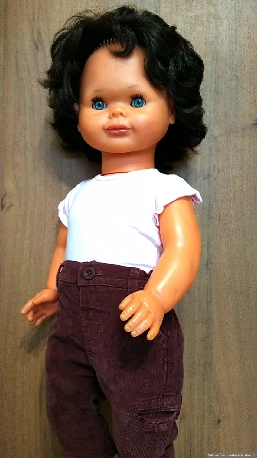 Аннушка примеряет новые наряды