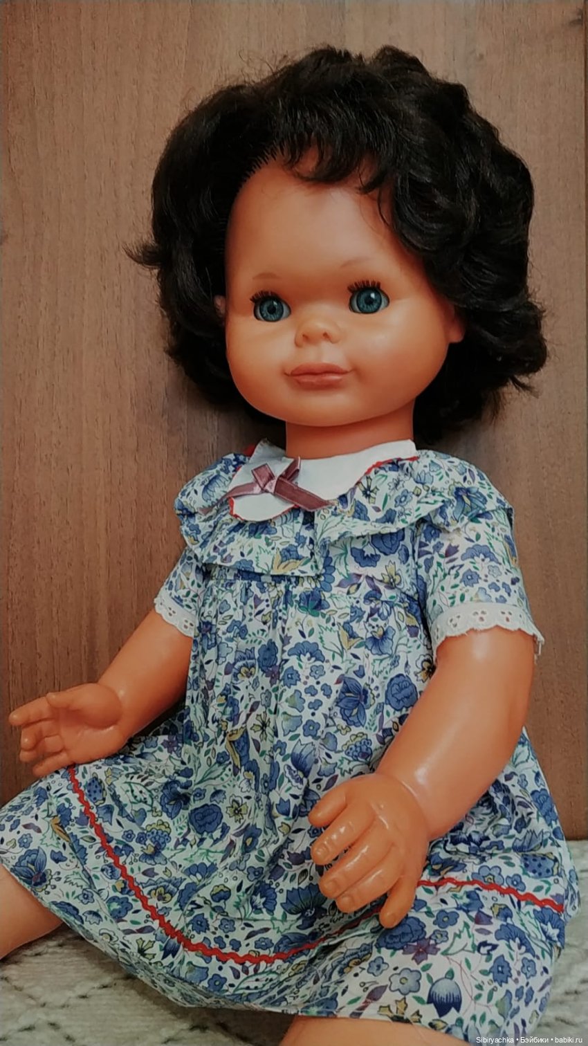 Аннушка примеряет новые наряды