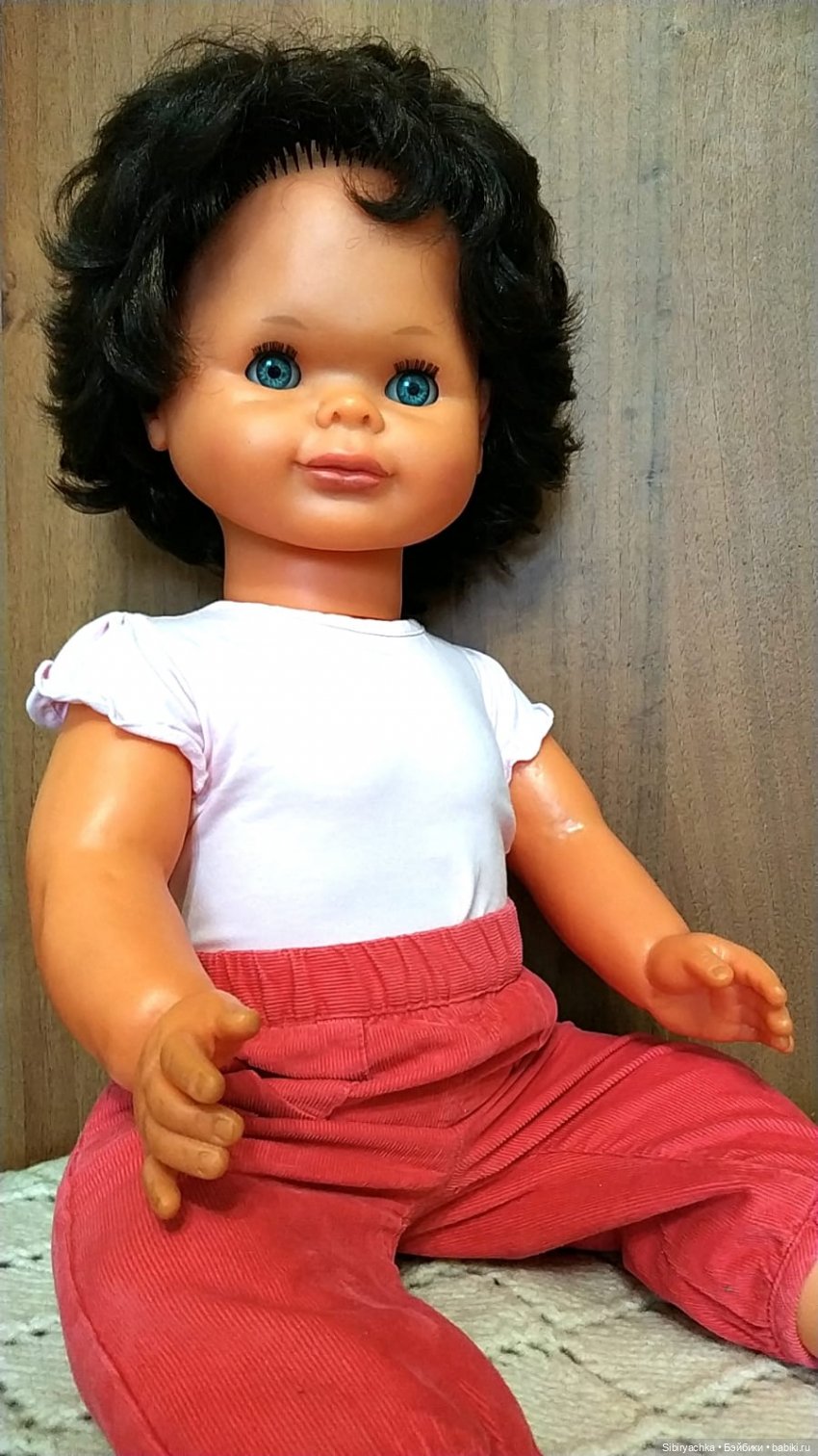 Аннушка примеряет новые наряды