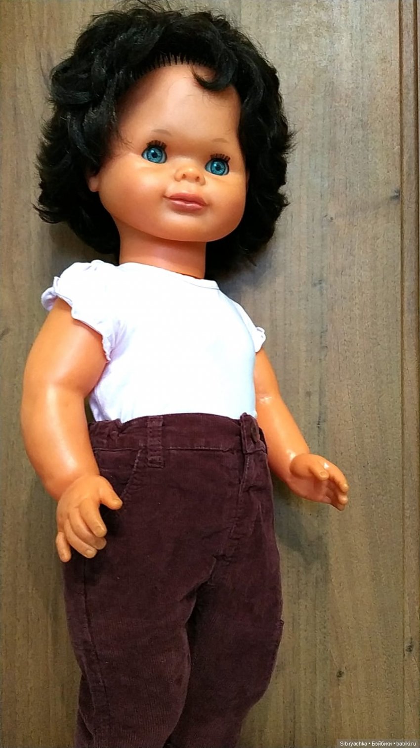 Аннушка примеряет новые наряды