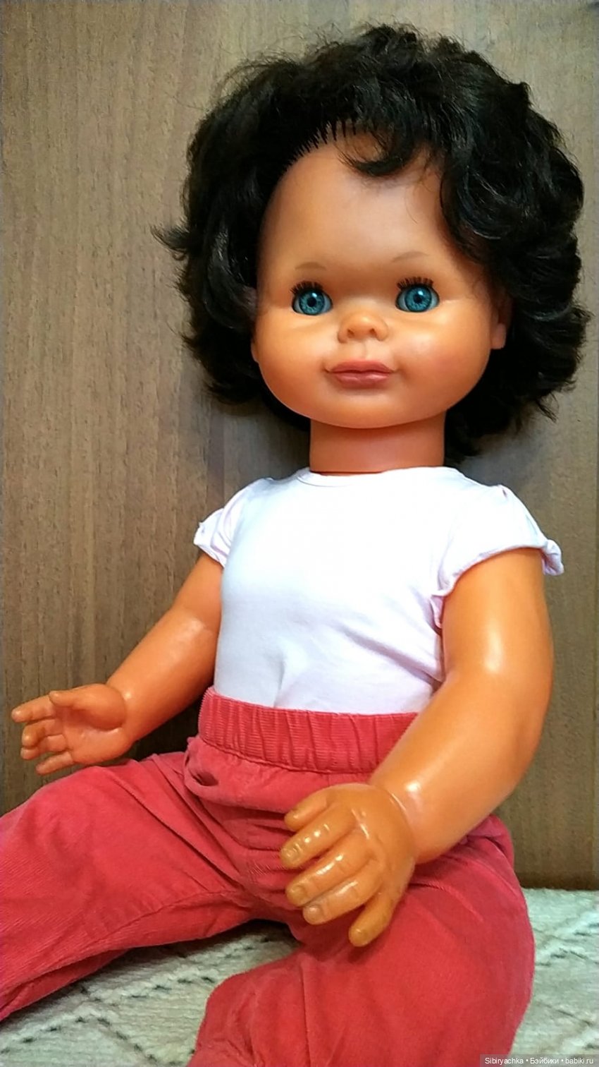 Аннушка примеряет новые наряды