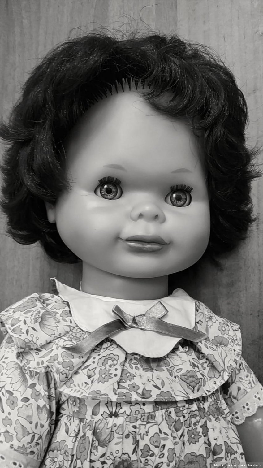 Аннушка примеряет новые наряды