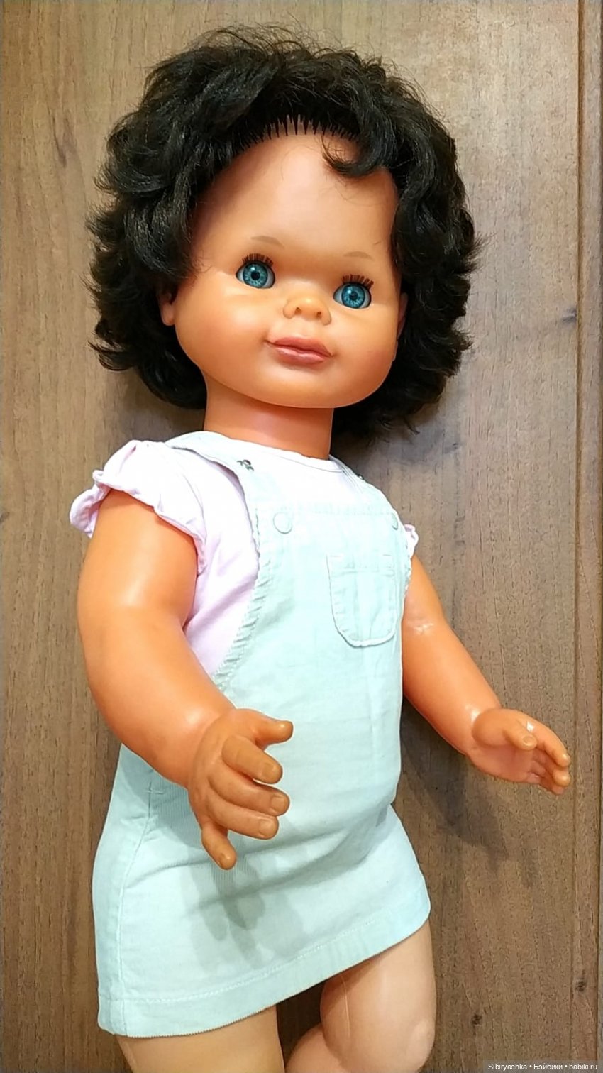 Аннушка примеряет новые наряды