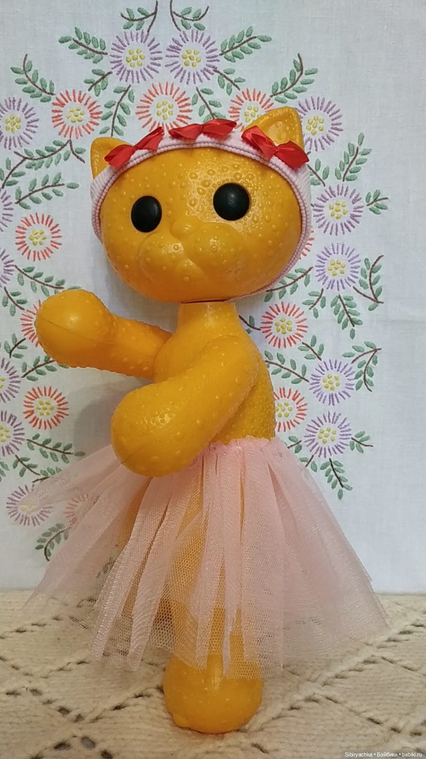 Лисе Патрикеевне и кошечке Мурочке некогда скучать (фото 9)