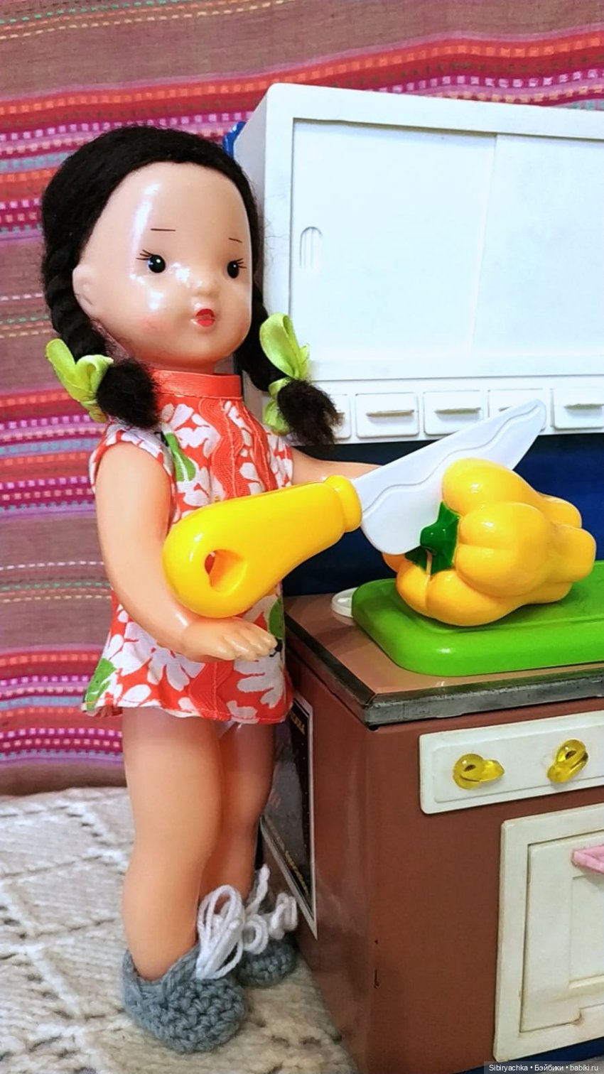 Юляшка готовит завтрак — Советские винтажные куклы (СССР): Ленигрушка