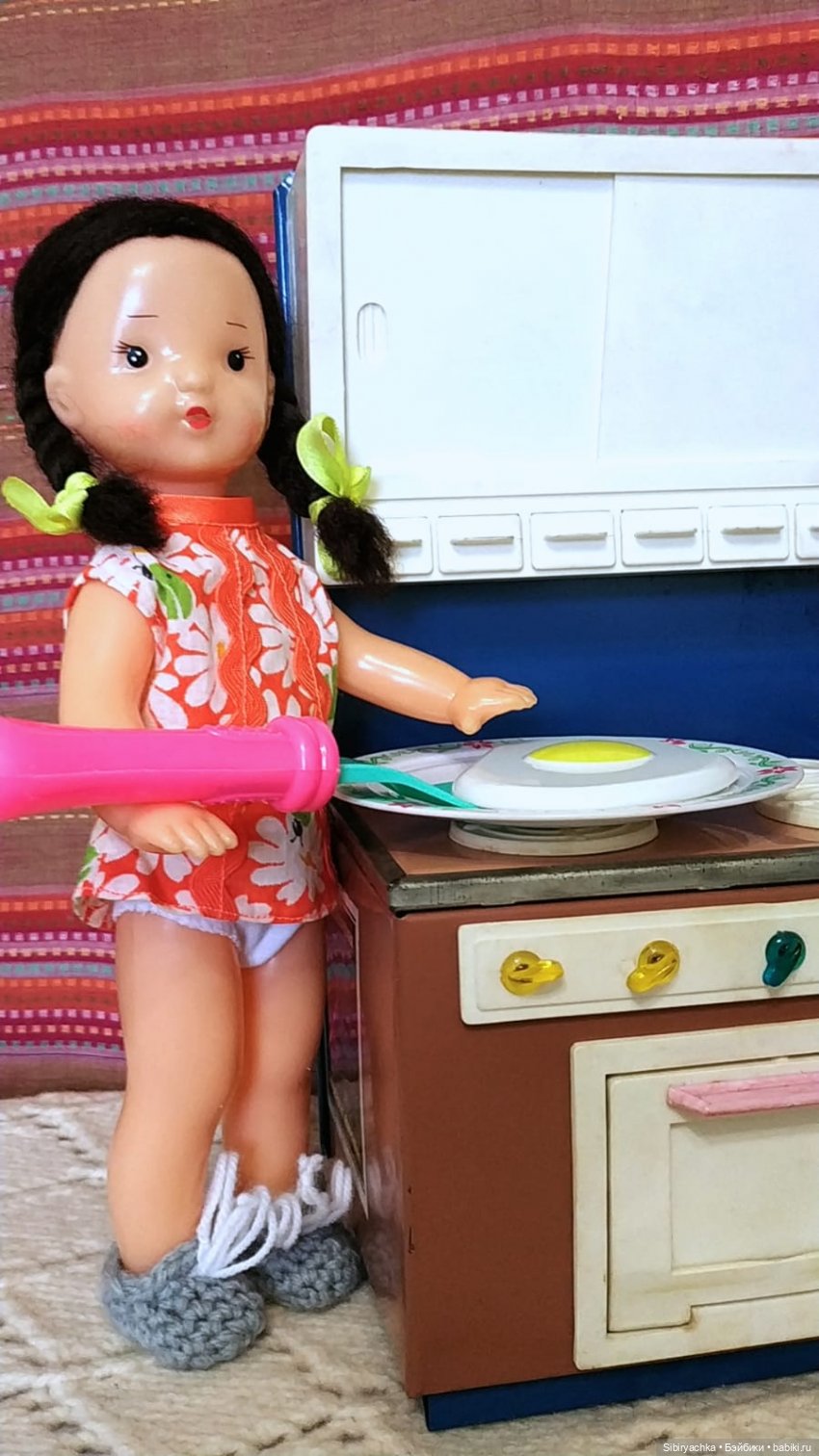Юляшка готовит завтрак — Советские винтажные куклы (СССР): Ленигрушка (фото 7)