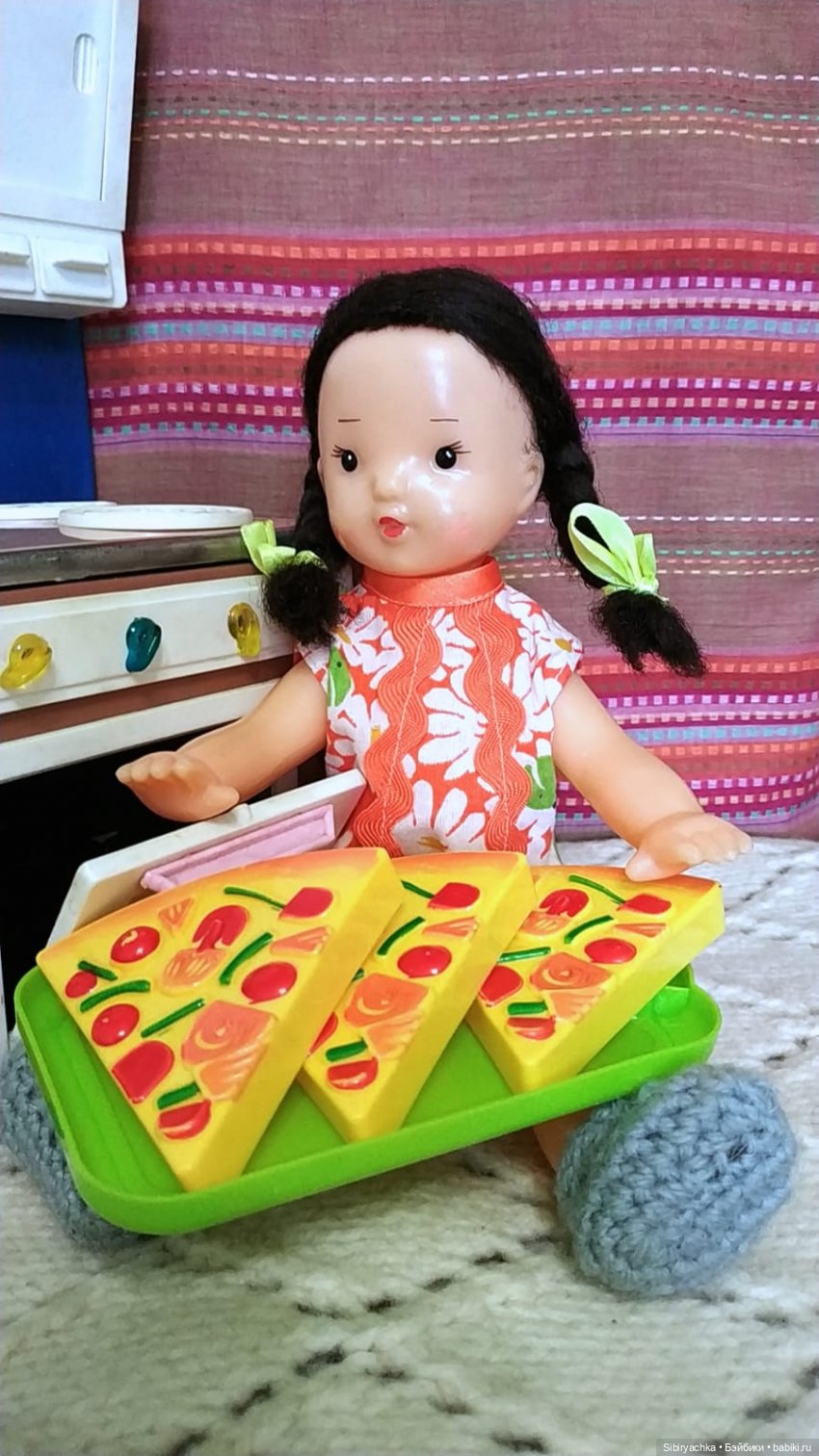 Юляшка готовит завтрак — Советские винтажные куклы (СССР): Ленигрушка