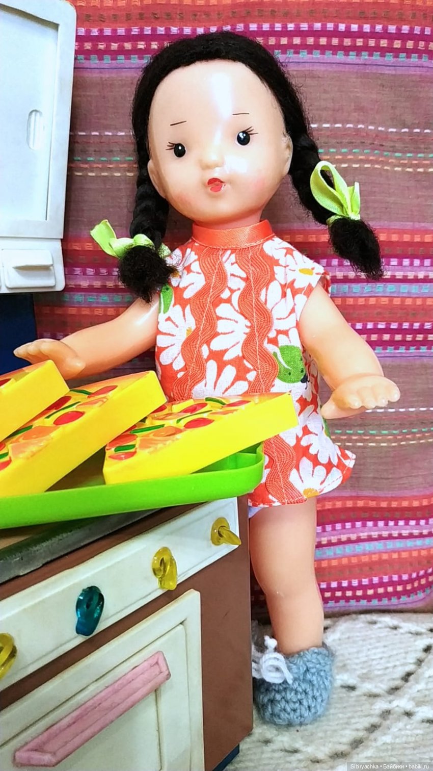 Юляшка готовит завтрак — Советские винтажные куклы (СССР): Ленигрушка